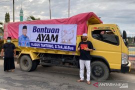 Wakil Bupati Berau bantu 4,5 ton ayam potong untuk warga pesisir