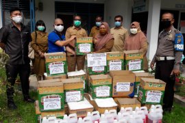 Masyarakat Tionghoa Stabat bantu APD 16 puskesmas Langkat