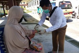 Tim gugus tugas COVID-19 Bangka terima bantuan 300 gelang aplikasi