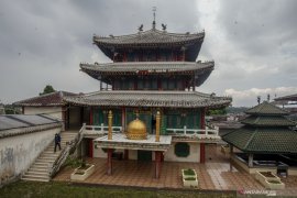 Masjid berarsitektur bangunan kelenteng