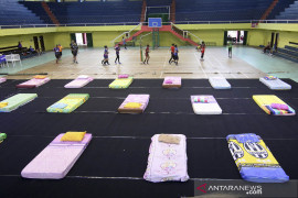 GOR Tawangalun Banyuwangi disiapkan untuk karantina pemudik