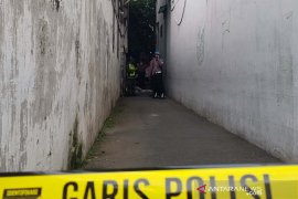 Seorang wanita ditemukan tewas di gang kecil Semarang, Jateng