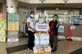 Telkomsel Pamasuka bantu 1.200 APD tenaga medis COVID-19