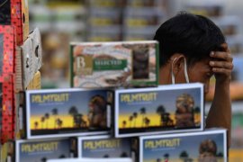 Banyak pemilik toko non-pangan di Karawang langgar PSBB