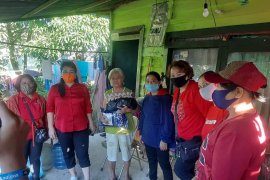 PWKI Kaltara beri bantuan warga yang belum tersentuh bansos