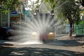 Polresta Sidoarjo  bagikan 300 masker antisipasi penyebaran COVID-19