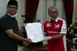 Pemprov Sulbar terima bantuan APD dari warga perantau
