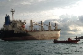 Kapal kargo kandas di perairan Batam