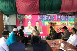 Wabup Inhil Syamsuddin Uti tinjau sejumlah Posko COVID-19 di wilayah perbatasan