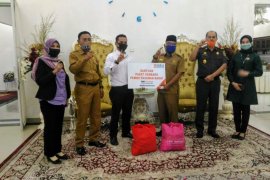 BNI Berbagi saat ramadhan, salurkan paket sembako ke masyarakat Pasaman Barat