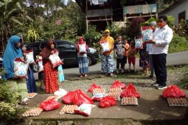 KKB bantu kebutuhan pangan 300 KK warga Bulukumba di Kota Makassar