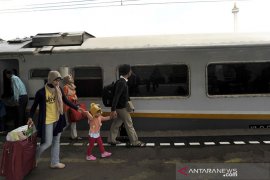 Besok KAI operasikan kereta luar biasa