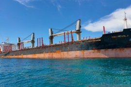 Kapal kargo berbendera Singapura kandas di perairan Belitung
