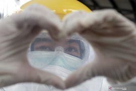 Pandemi COVID-19 munculkan fenomena global tenaga medis sebagai pembela HAM