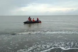 Empat pencari ikan yang hilang diterjang ombak akhirnya ditemukan meninggal