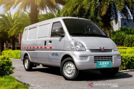 Minivan listrik Wuling Rong Guang dibrandrol harga di bawah Rp200 juta