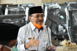 Bupati Batola : Cari APD bagaikan peribahasa "pucuk dicinta ulam tiba"