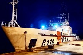 Kapal KPLP menyelamatkan tiga nelayan dari kapal tenggelam