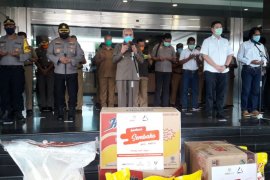 Gubernur Sebut Bantuan MHU dan MMSGI Terbesar Dukung Penanganan COVID-19