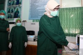 Hari ini RSUD Waluyo Jati Kraksaan Probolinggo operasikan TCM periksa swab COVID-19