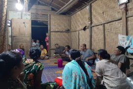 Warga terima BLT di Gebang Langkat juga terima bansos, warga Bahorok tak terima bansos