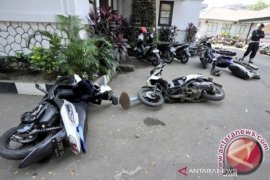 Tidak dapat BST, warga Aceh Selatan mengamuk dan rusak kantor kepala desa