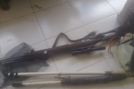 Gunakan strum aki, pemburu udang di kawasan konservasi Kabupaten Sorong dituntut bayar denda