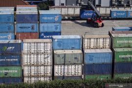 Kemarin, neraca dagang Agustus surplus sampai 30 juta vaksin tahun ini