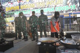 Dapur umum TNI penuhi konsumsi masyarakat dan prajurit di wilayah bencana