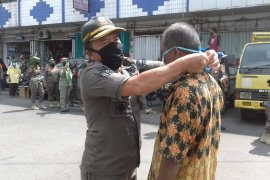Pemerintah Kota Bandarlampung terus edukasi masyarakat agar patuhi protokol kesehatan
