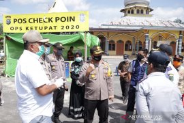 Tinjau Check Point Sabak Auh, Bupati: masuk-keluar Siak diperiksa dan diberi tanda