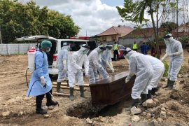 Gugus Tugas Kabupaten Jembrana simulasikan pemakaman pasien COVID-19