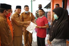 Selain orang kaya, Penerima BST ini sudah meninggal dunia