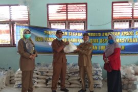 Data oke, Dinsos Siak distribusikan 5.514 paket sembako di empat kecamatan