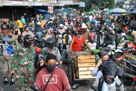 Kepadatan di pasar tradisional kota Bogor