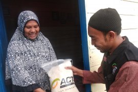 Jelang Idul Fitri Global Zakat- ACT Riau distribusikan beras