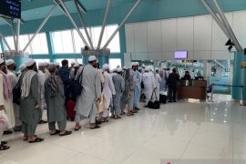 Pakistan repatriates 237 Pakistani nationals stranded in Indonesia