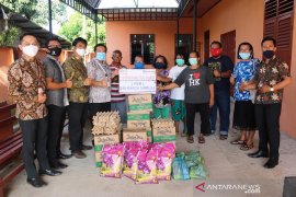 PKK BRI Sibolga berbagi kasih