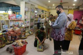 Wali Kota Probolinggo temukan makanan tidak layak edar saat sidak swalayan