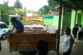 Kadis kominfo Sulbar bantu panti asuhan di Mamuju