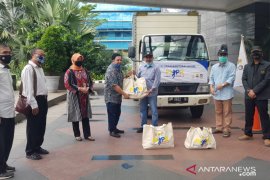 Kementerian PUPR gandeng PWI Peduli salurkan paket sembako kepada wartawan
