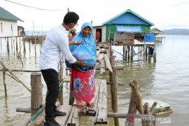 Jelang Idul Fitri, PT Askrindo bagi ribuan paket sembako
