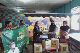 Paket sembako Ketum PKB bantu yayasan anak jalanan Banjarmasin