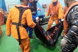 1 ABK KM Gemilang 717 ditemukan meninggal