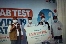 Karyawan BNI sisihkan THR senilai Rp130,2 miliar untuk cegah corona