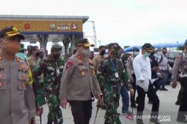 Kapolda Jatim - Pandam Brawijaya pantau arus mudik di jalur tol Ngawi