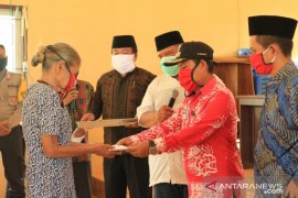 Rp7,9 Miliar  BLT DD tersalur ke penerima manfaat di Banggai