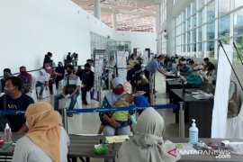 Ada empat kali penerbangan sehari di Bandara Syamsudin Noor jelang Lebaran