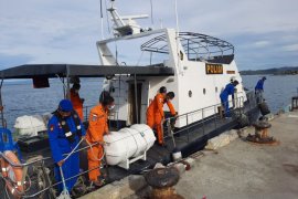 Enam nelayan tewas akibat kapal  terbalik diterjang ombak besar