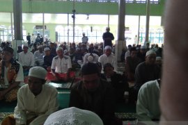 Shalat idul fitri di kampung berjalan aman dan lancar